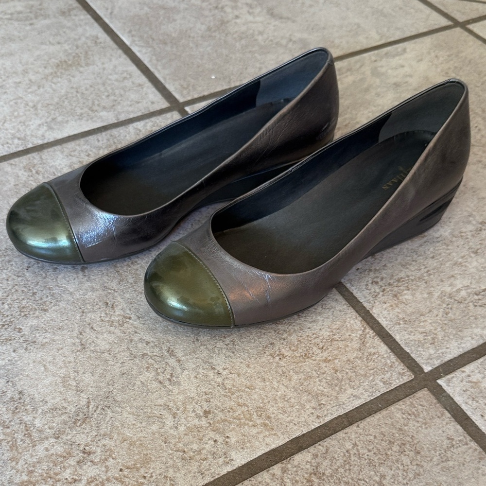 Elegant Women's Charcoal Wedge